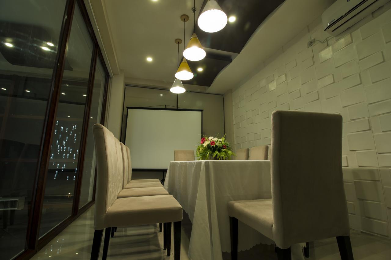 Baypark Hotel Calbayog Exterior photo