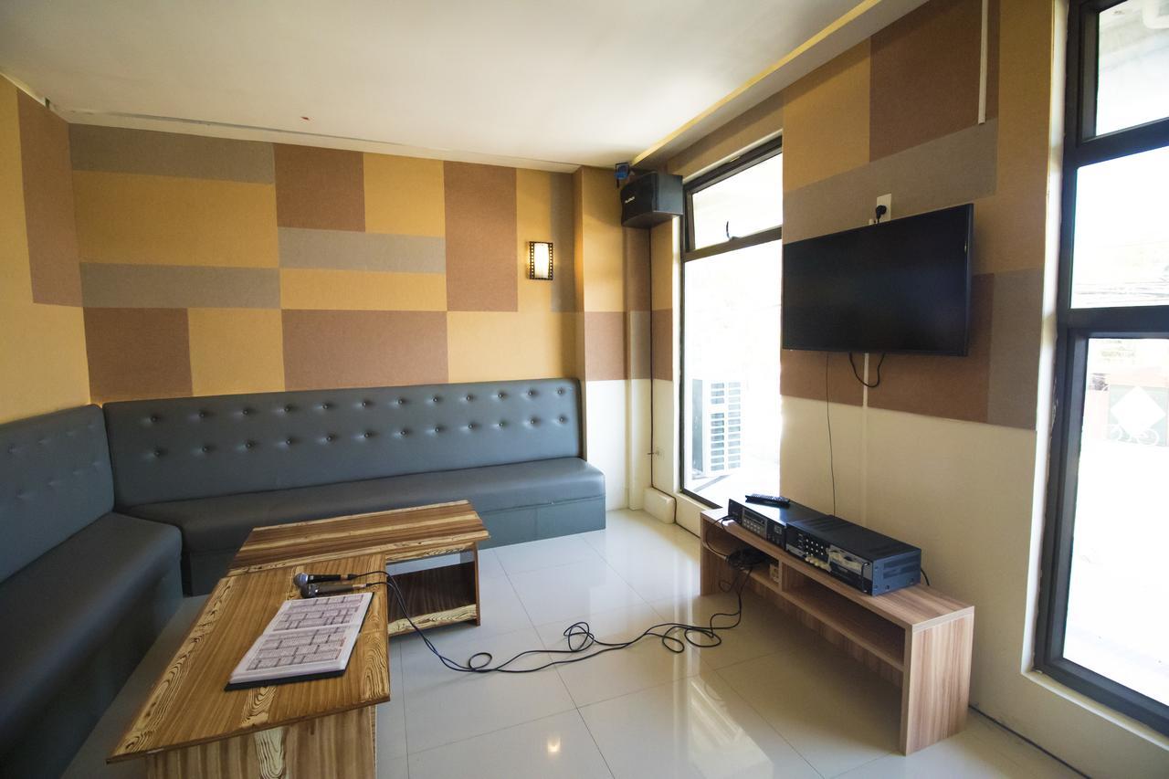 Baypark Hotel Calbayog Exterior photo