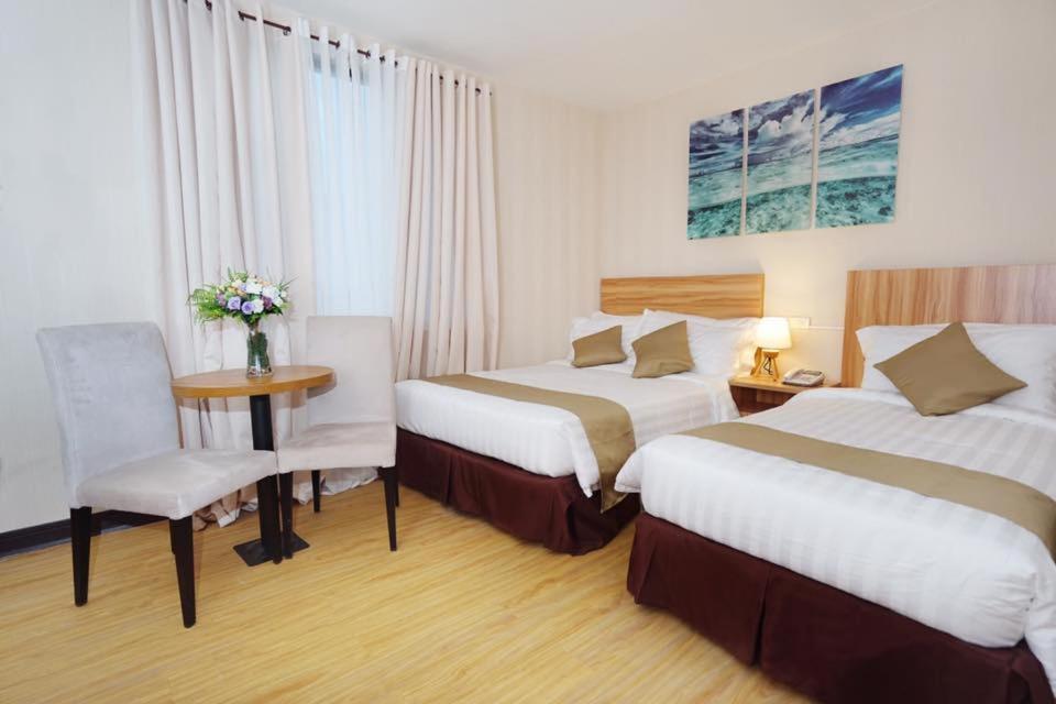 Baypark Hotel Calbayog Exterior photo